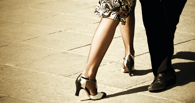 Tango street dancers