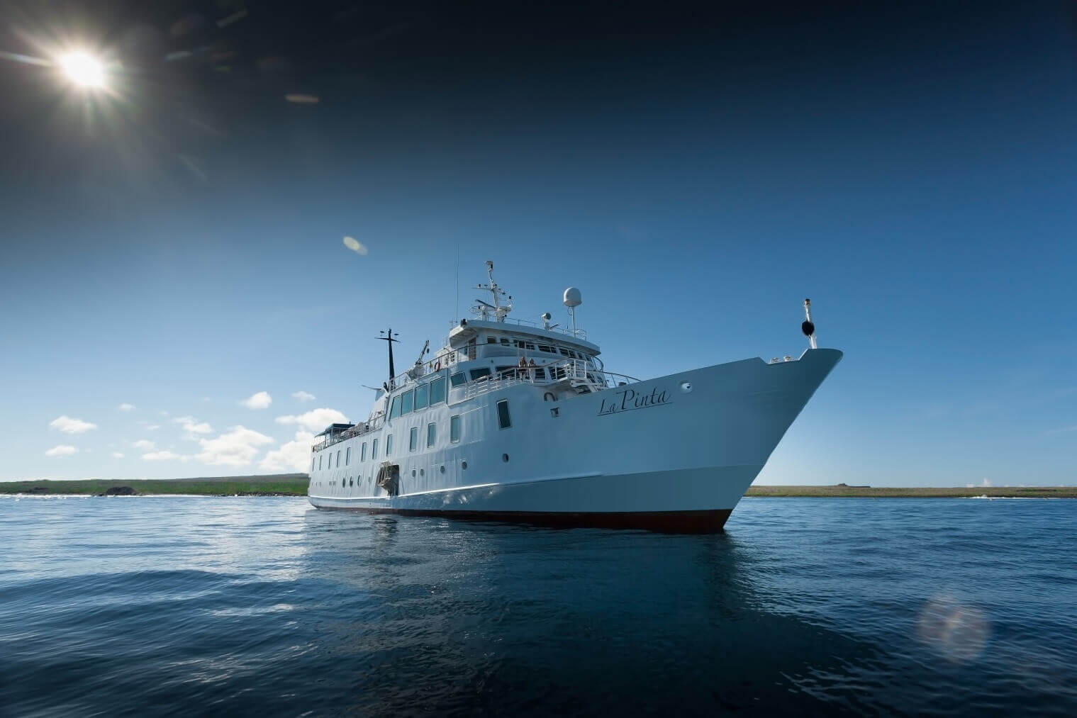 M/Y – La Pinta – Front View